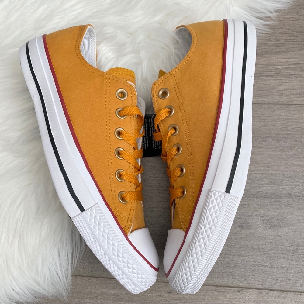 NWT Converse Ctas OX Women’s Shoes - Picture 6 of 9